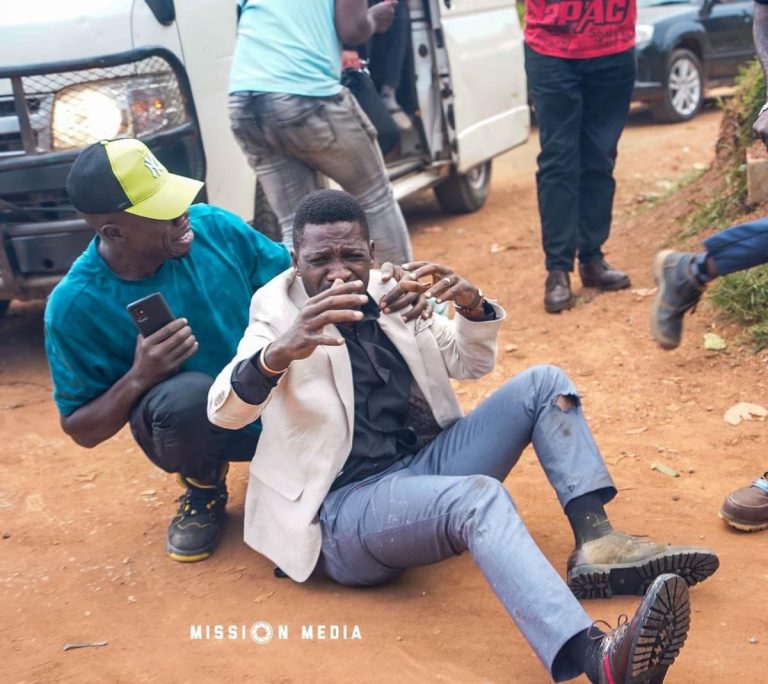President Robert Kyagulanyi – Bobi wine shot in the leg.